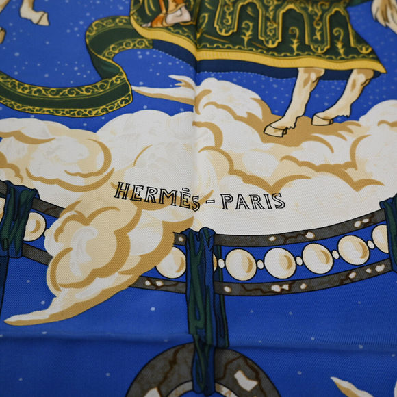 HERMES Carre 90 Scarves - Picture 11 of 13